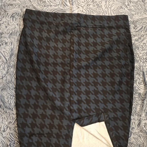 Torrid Blue and Black Houndstooth Pencil Skirt - Picture 2 of 4
